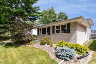 1455 Mississippi Pl, Hobart, IN 46342 - Photo 3