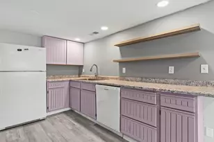 1401 Robin Rd, Valparaiso, IN 46383 - Photo 9