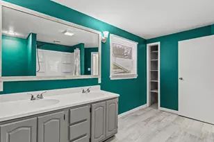 1401 Robin Rd, Valparaiso, IN 46383 - Photo 17