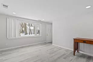 1401 Robin Rd, Valparaiso, IN 46383 - Photo 5