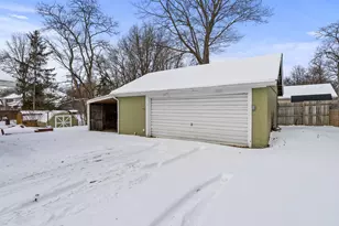 1401 Robin Rd, Valparaiso, IN 46383 - Photo 27