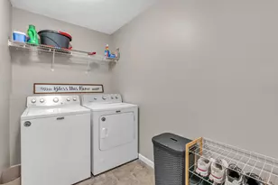 179 S Meadow Ln, Wheatfield, IN 46392 - Photo 17