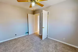 218 N Ash St, Hobart, IN 46342 - Photo 15