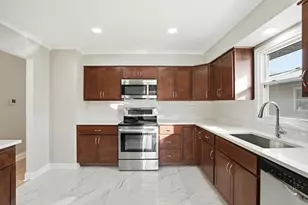 2008 Sir Richard Rd, Schererville, IN 46375 - Photo 11