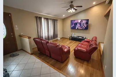 1325 W 75th Place, Merrillville, IN 46410 - Photo 3