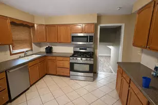 1325 W 75th Pl, Merrillville, IN 46410 - Photo 5