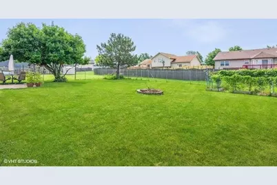 1325 W 75th Place, Merrillville, IN 46410 - Photo 17