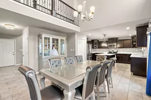 1089 Lakeview Dr, Hobart, IN 46342 - Photo 7