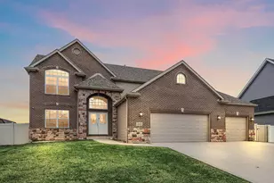 1089 Lakeview Dr, Hobart, IN 46342 - Photo 1