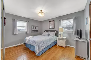 8031 North Dr, Highland, IN 46322 - Photo 9