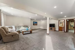 2651 Woodbine Dr, Valparaiso, IN 46383 - Photo 33