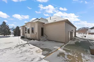 2651 Woodbine Dr, Valparaiso, IN 46383 - Photo 41