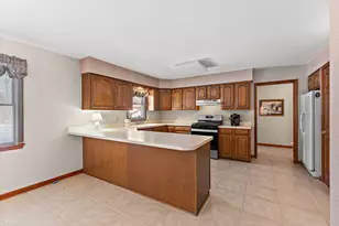 176 Wexford, Valparaiso, IN 46385 - Photo 17