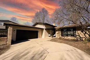 1531 Fran-lin Pkwy, Munster, IN 46321 - Photo 1