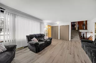 2812 W 60th Dr, Merrillville, IN 46410 - Photo 7