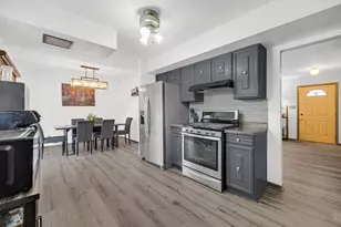 2812 W 60th Dr, Merrillville, IN 46410 - Photo 11