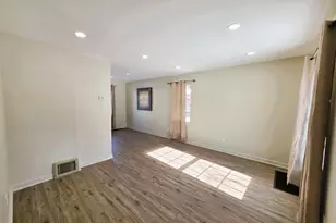 301 Belden Pl, Munster, IN 46321 - Photo 3