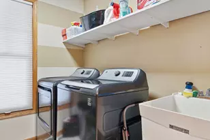 8407 Heron Lake Rd, Saint John, IN 46373 - Photo 17