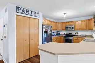 8407 Heron Lake Rd, Saint John, IN 46373 - Photo 9