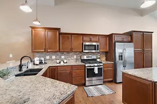 10671 Arbor Ln, Saint John, IN 46373 - Photo 5