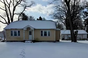 211 W Main St, Medaryville, IN 47957 - Photo 1