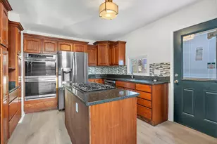 1112 Jefferson Ave, La Porte, IN 46350 - Photo 7