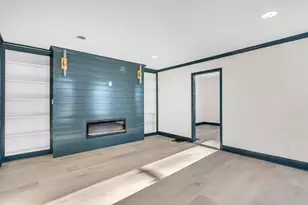 1112 Jefferson Ave, La Porte, IN 46350 - Photo 3