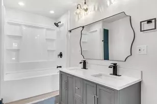 1112 Jefferson Ave, La Porte, IN 46350 - Photo 11