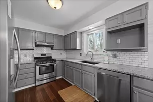 2131 E 9th Pl, Hobart, IN 46342 - Photo 9