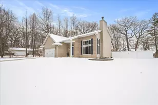 2131 E 9th Pl, Hobart, IN 46342 - Photo 25