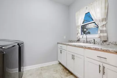 1070 Lakeview Drive, Hobart, IN 46342 - Photo 17