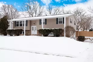 919 Seneca Dr, Crown Point, IN 46307 - Photo 1