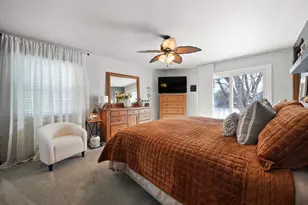 284 Castlewood Dr, Valparaiso, IN 46385 - Photo 33