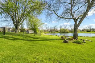 284 Castlewood Dr, Valparaiso, IN 46385 - Photo 17