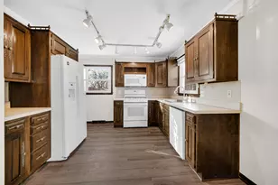 2044 Hidden Valley Dr, Crown Point, IN 46307 - Photo 11