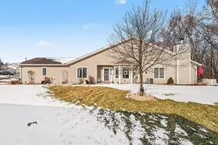 11314 Valley Dr, Saint John, IN 46373 - Photo 3