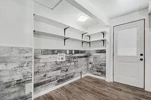 8172 E Emery Rd, New Carlisle, IN 46552 - Photo 9