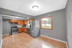 8939 Parrish Ave, Highland, IN 46322 - Photo 7