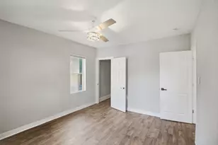 537 Harrison St, Gary, IN 46402 - Photo 15