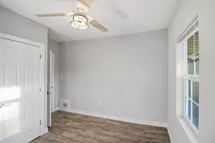 537 Harrison St, Gary, IN 46402 - Photo 11