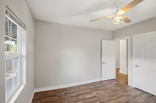 537 Harrison St, Gary, IN 46402 - Photo 13