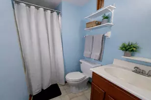 2112 E 38th Ave, Hobart, IN 46342 - Photo 5