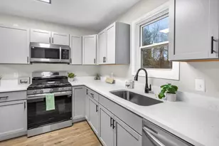 3902 N Explorer Ln, Wheatfield, IN 46392 - Photo 9