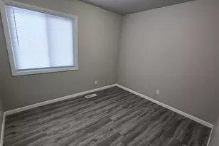 7730 Rhode Island Ct, Hammond, IN 46323 - Photo 9