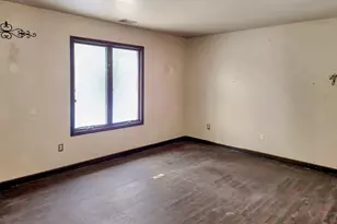 1538 Lake St, Hobart, IN 46342 - Photo 11