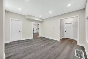 806 Lawrence St, La Porte, IN 46350 - Photo 13