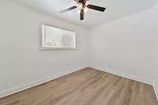 984 Stevenson St, Gary, IN 46406 - Photo 13