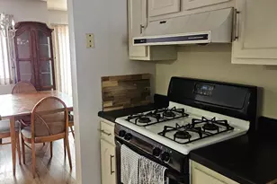 2105 Dogwood Ln, Chesterton, IN 46304 - Photo 5