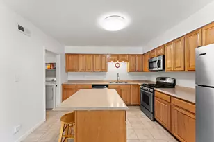 1819 Burgundy St, Schererville, IN 46375 - Photo 9