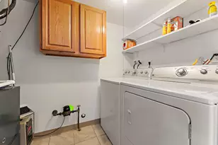 1819 Burgundy St, Schererville, IN 46375 - Photo 33